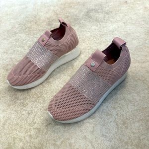 Euro 37 about US 6.5 women’s/girls carvela